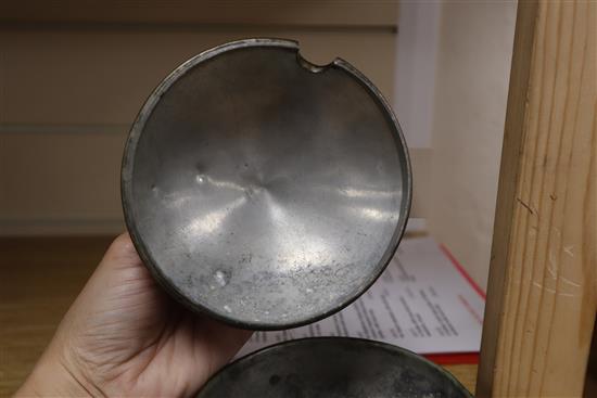 A Chinese coconut bowl and cover 11cm